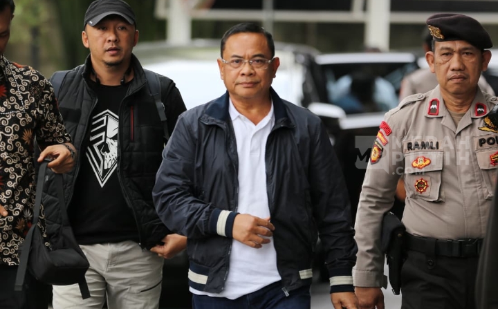 Sudewo, saat didampingi petugas kepolisian.