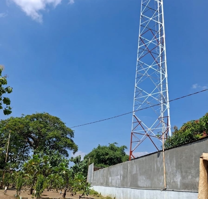 Tower BTS atau menara telekomunikasi yang pembangunannya dinilai ilegal.