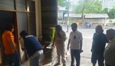 Satreskrim Polres Blora, saat mengecek TKP.
