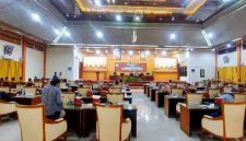 Suasana sidang paripurna DPRD Kabupaten Demak, penyerahan Rancangan Peraturan Daerah (Raperda) tentang Pertanggungjawaban Pelaksanaan APBD Kabupaten Demak Tahun Anggaran 2025.