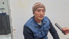 Muhammad Rivai, korban penipuan jual belikan mobil, saat menanggapi putusan hakim PN Salatiga dihadapan media.