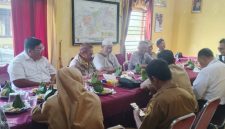 Suasana anggota forum media bersatu Kab. Grobogan, saat bertemu pemerintah kecamatan Godong.
