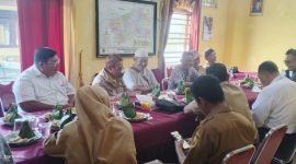 Suasana anggota forum media bersatu Kab. Grobogan, saat bertemu pemerintah kecamatan Godong.