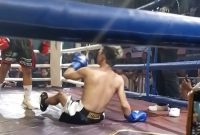 Suasana saat shaduk jotosh, nampak Husen (influencer) tersungkur setelah dikalahkan lawan.