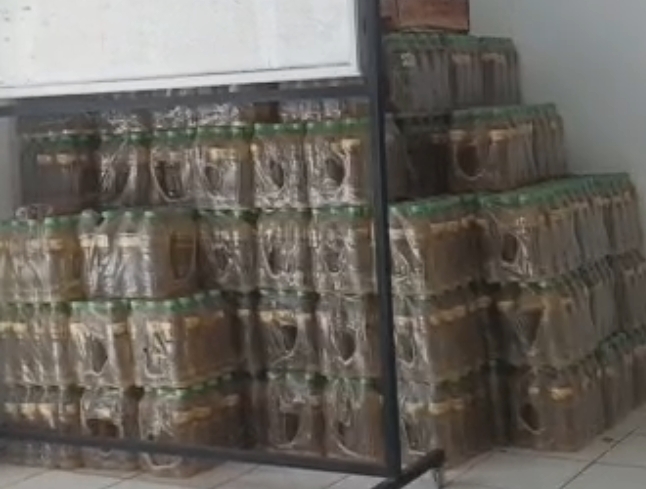Foto: Barang Bukti Minyak Goreng dalam pengamanan Polresta Batang.