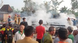 Lokasi kebakaran rumah di dusun Sambirejo, RT 04 RW 04 Desa Putatnganten, Kec. Karangrayung, Kab. Grobogan.