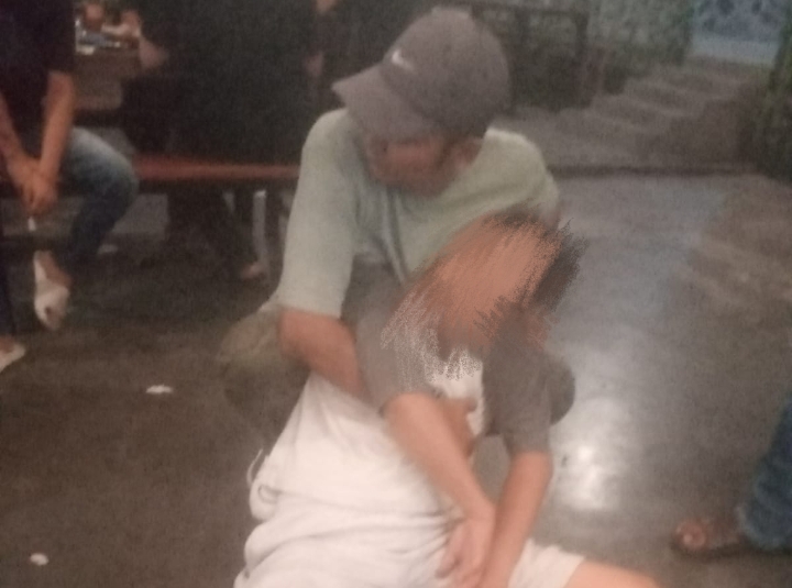 Kondisi Triyono, usai terjatuh di dalam sebuah kafe. 