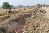 Foto: Saluran irigasi, nampak kering.