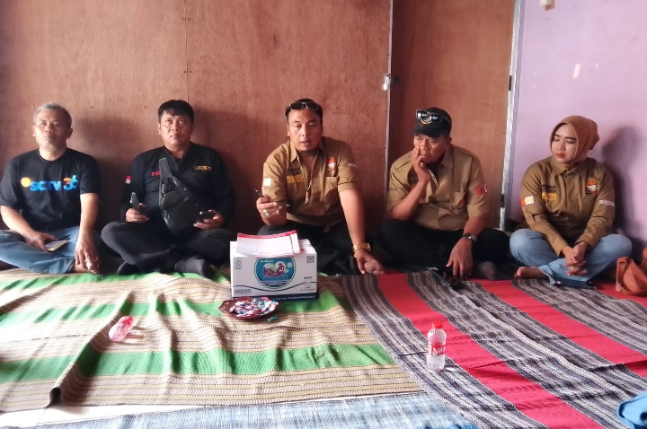 Foto: Tim Lembaga Bantuan Hukum (LBH) BIMASAKTI yang diketuai Bima Agus Murwanto, S.H., M.H., saat di rumah keluarga korban.