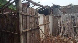 Foto: Nampak rumah tidak layak huni, atap ambruk.